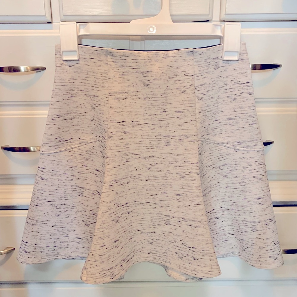 Hollister A-line White Skirt Elastic Waistband